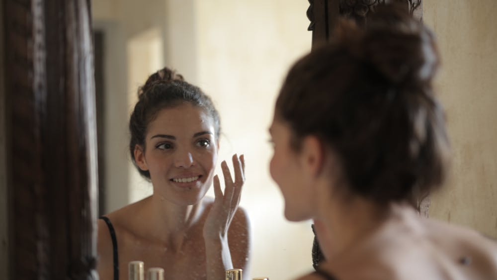 Rahasia Awet Muda: 4 Rekomendasi Skincare Anti Aging di Indomaret dengan Harga Terjangkau