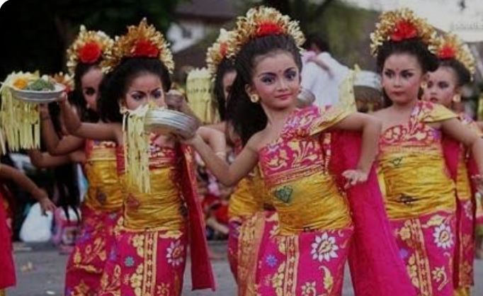 Mengenal Budaya Tari Pendet Bali 