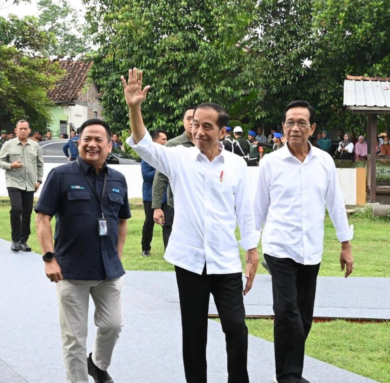 Jokowi Dituding Temui Andi Widjajanto Sebelum Pencalonan Cawapres Gibran, Mensesneg Pratikno Bilang Begini