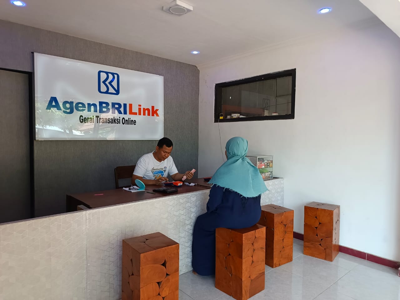 Berawal Coba-Coba, AgenBRILink di Situbondo Ini Sukses Dekatkan Akses Perbankan bagi Masyarakat