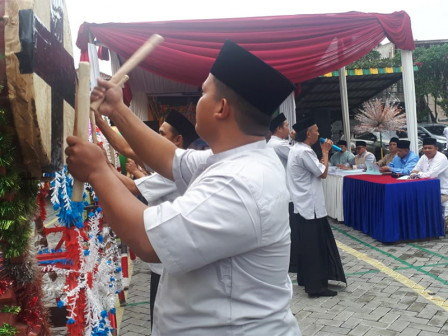 Semarak Ramadan 1445 H, 6 Tim di Kembangan Unjuk Kebolehan Menabuh Beduk