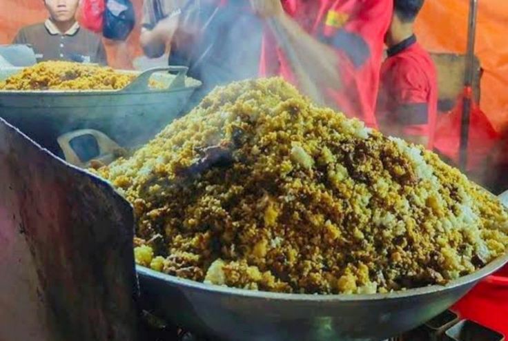 Weekend, Makan Nasi Goreng Gerobakan Hits di Jakarta, Ada yang Pakai Bistik Juga Loh