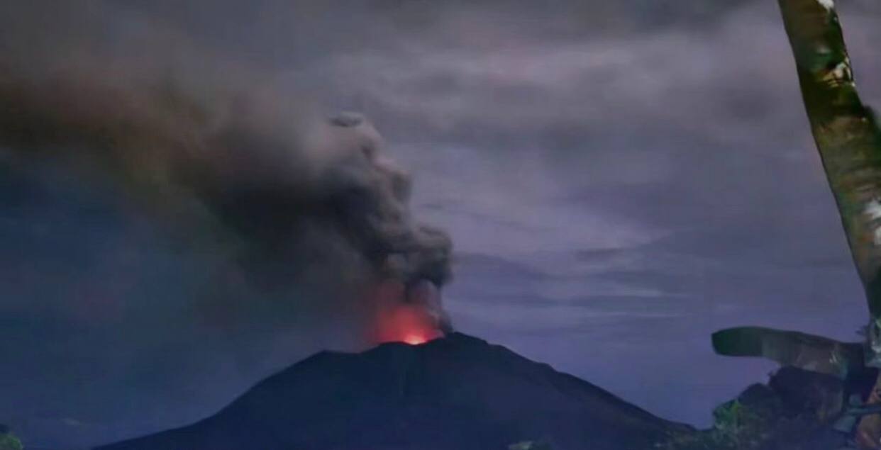 Gunung Ruang di Sulawesi Utara Erupsi , 838 Warga Pulau Ruang Dievakuasi ke Tagulandang