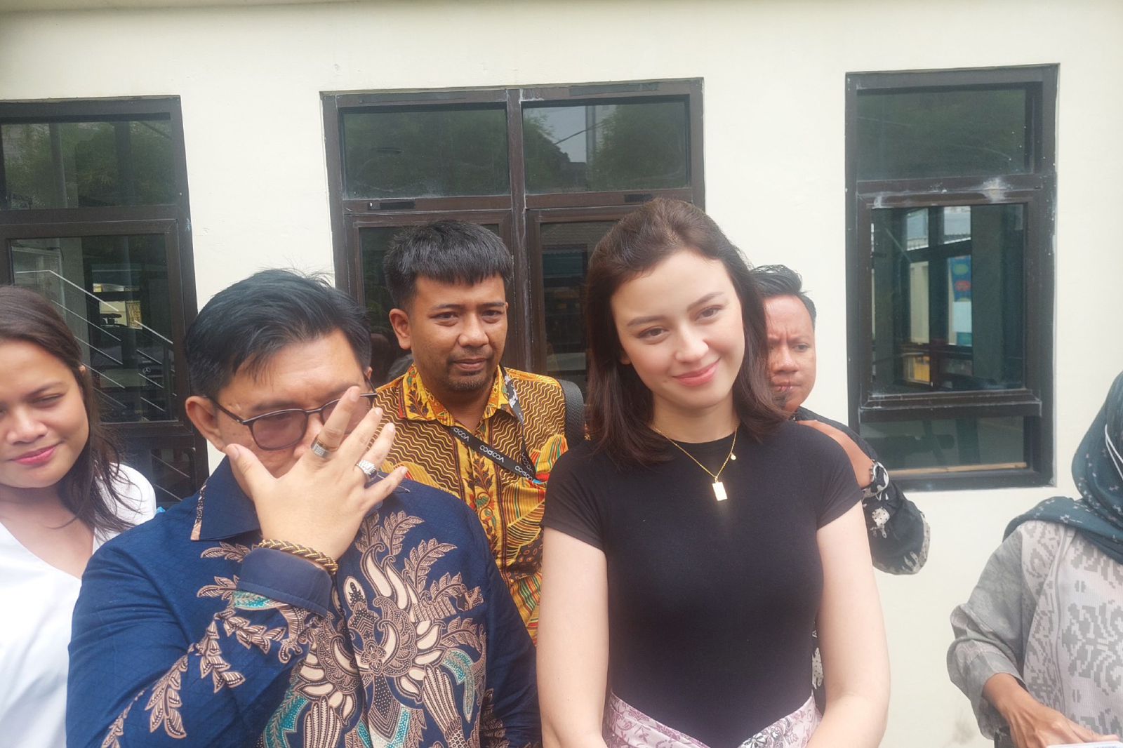 Edward hanya Kasih Nafkah Rp2 Juta per Bulan, Ibunda Kimberly Ryder: Banyak Larangan!