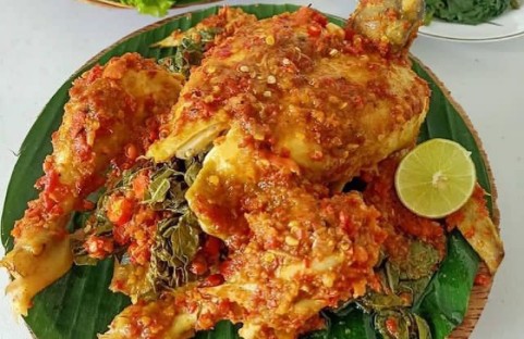 Resep Hari Ini: Ayam Betutu Khas Bali, Bumbu Rempahnya Pedas Gurih dan Bikin Nagih