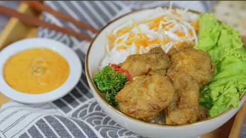 Resep Ayam Karaage dan Mayo Pedas Gurih ala Chef Rudy Choirudin, Ide Makan Siang Seenak Restoran Jepang 