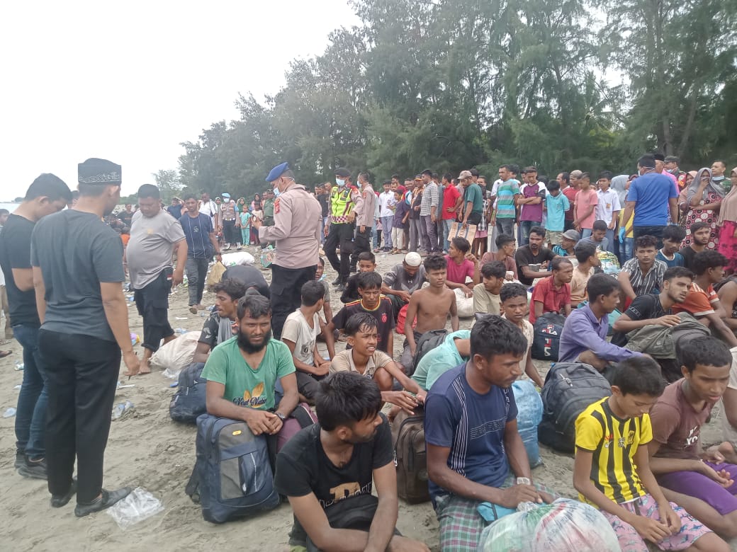 Ratusan Pengungsi Rohingya Kembali Mendarat di Kota Pidie Aceh, 10 Orang Kabur Diduga Perantara