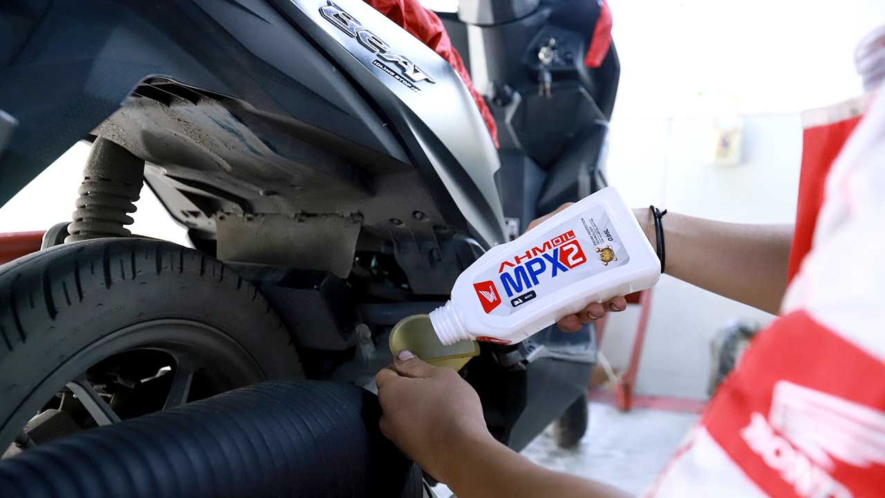 Tips Bijak Mengganti Oli Motor Matic: Simak Cara yang Tepat untuk Merawat Kendaraan Anda