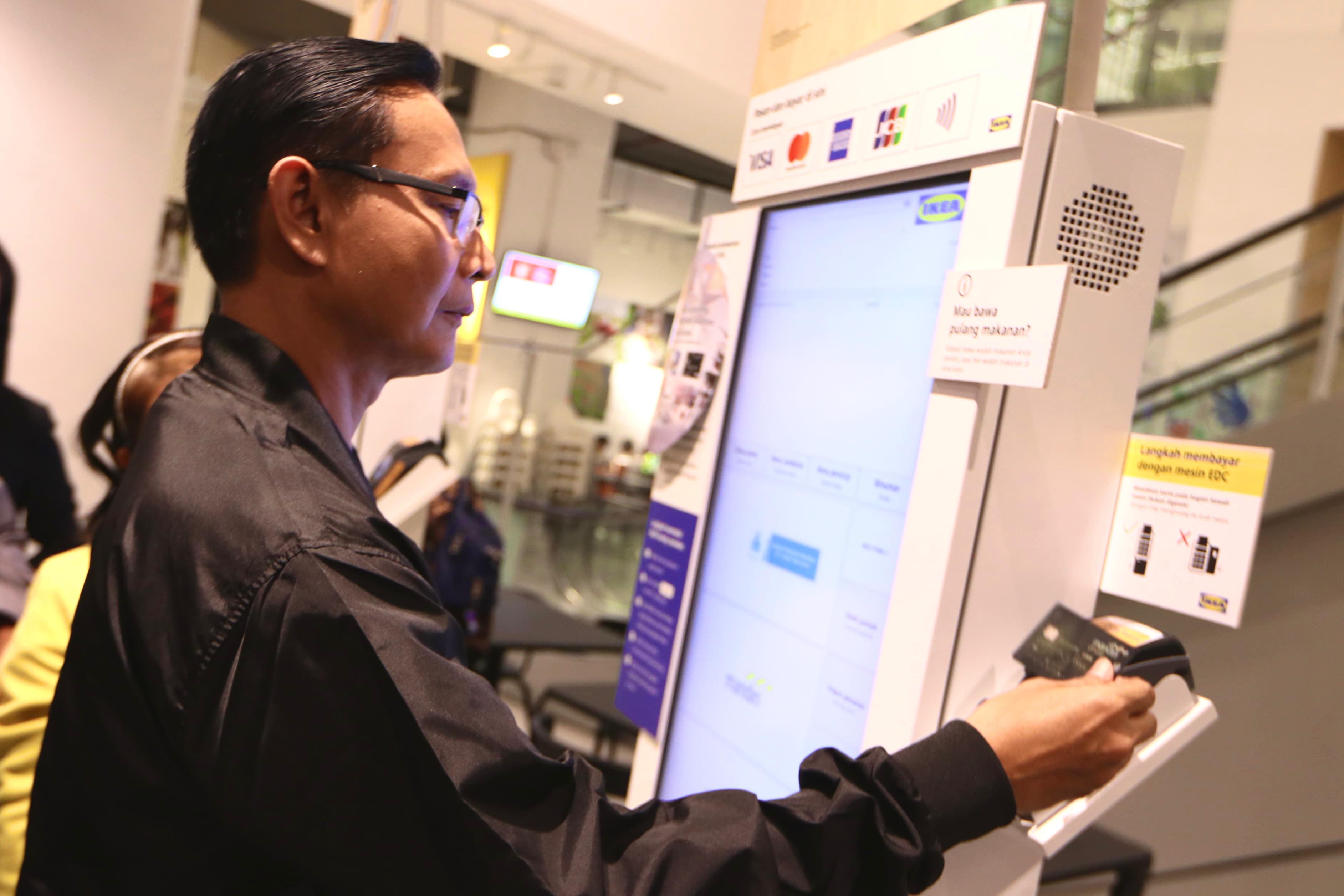 Dorong Transaksi Non Tunai, Bank Mandiri Pamer Layanan Mandiri Contactless