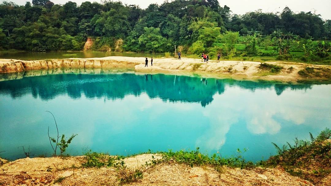 Nikmati Wisata Alam Telaga Biru Cigaru Tangerang, Bekas Tambang Ilegal Hasilkan Cekungan Indah