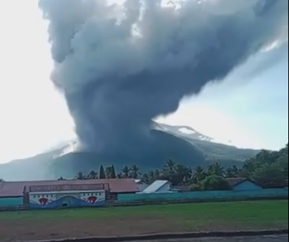 Gunung Lewotobi Laki-Laki Meletus, PVMBG Imbau Warga dan Wisatawan Waspada Gas Beracun