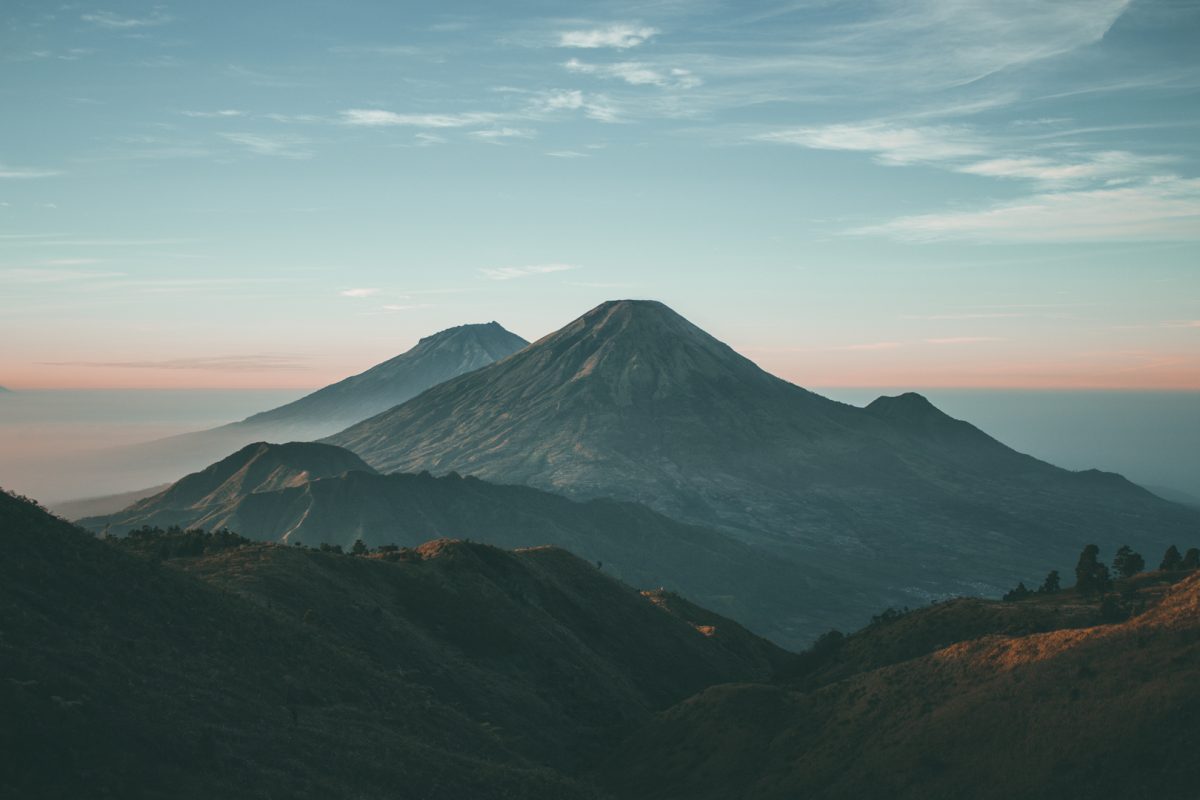 Menyaksikan Indahnya Matahari Terbit Gunung Prau di Jawa Tengah, Mata dijamin Termanjakan 