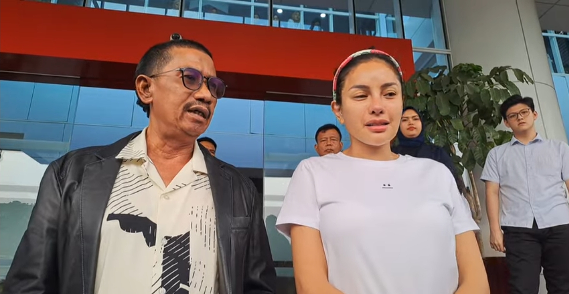  Nikita Mirzani Datangi LPSK, Sebut Lolly Dapat Ancaman Gegara Dicari Razman Nasution