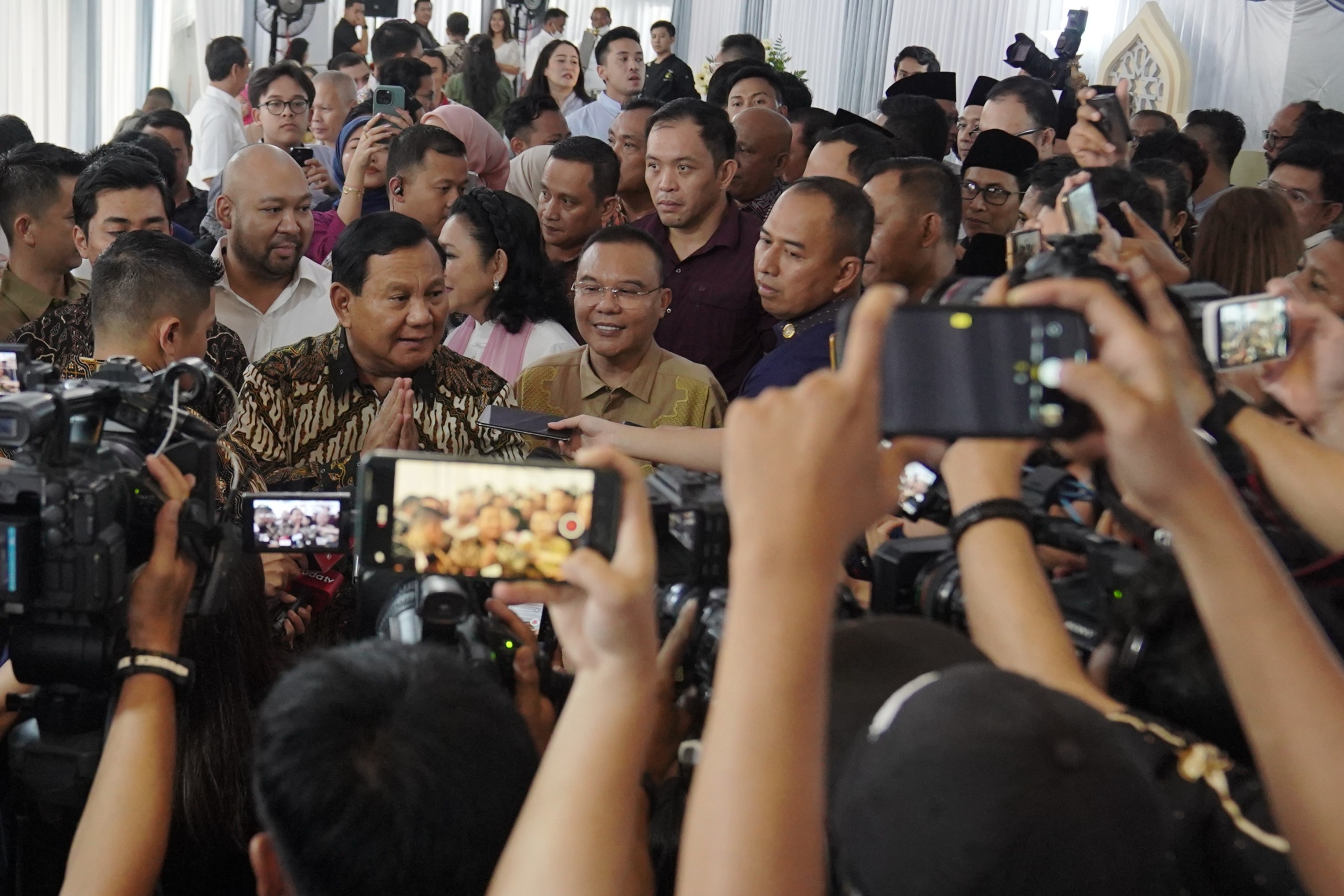 Hari Kedua Lebaran, Prabowo Ucapkan Maaf Lahir Batin ke Rekan-Rekan Media