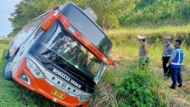 Terungkap, Berikut 7 Identitas Korban Jiwa Rosalia Indah yang Kecelakaan di Tol Batang-Semarang