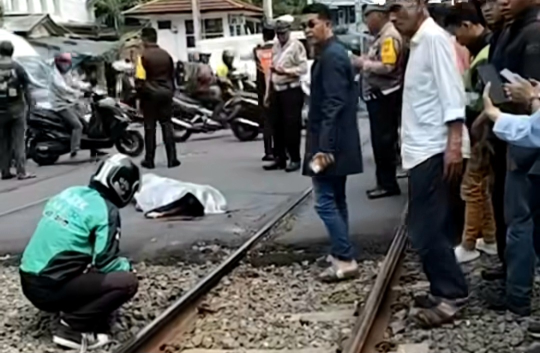 Pagi-Pagi Berbaring di Rel, Kereta Lewat dan Berakhir Tewas, Begini Penjelasan Polisi