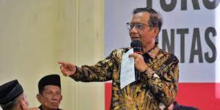 Dialog di Sumatera Barat, Cawapres Mahfud Janjikan Akan Buat Aturan Hukum Soal Hak-Hak Adat 