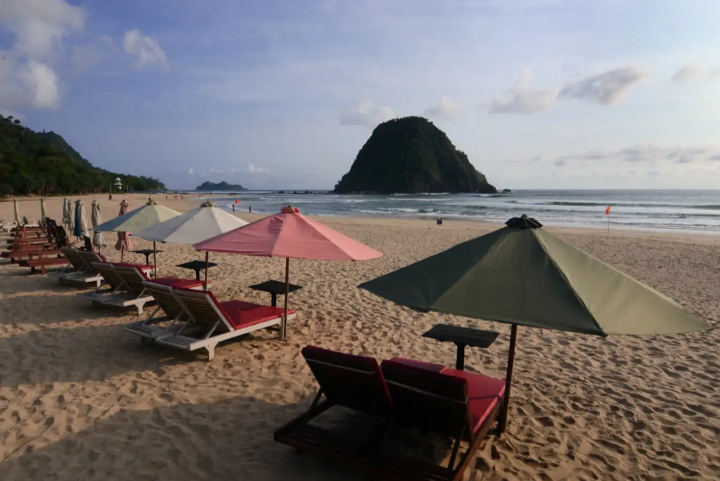 6 Surga Wisata di Pulau Merah Banyuwangi,Dijamin Bikin Nagih