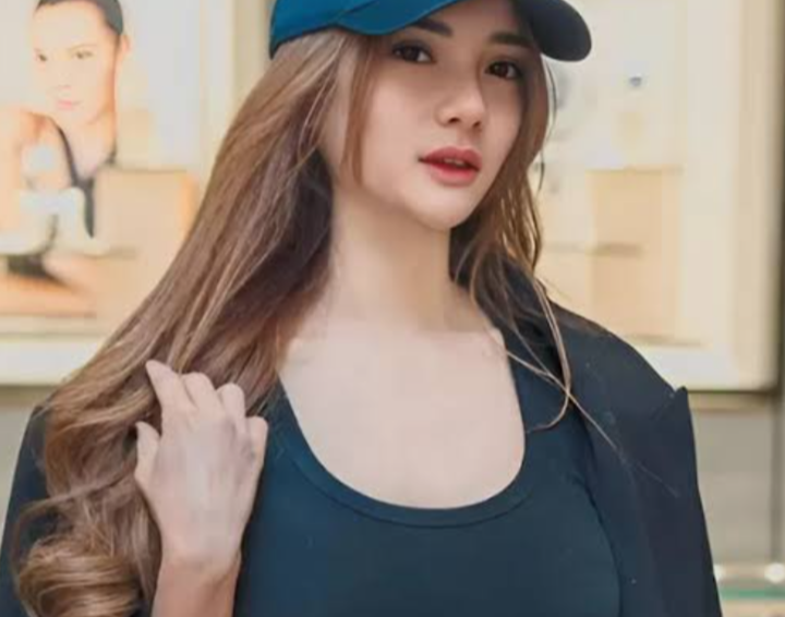 Viral X! Selebgram Cantik Dianiaya Ketua Umum Partai, Siapa?