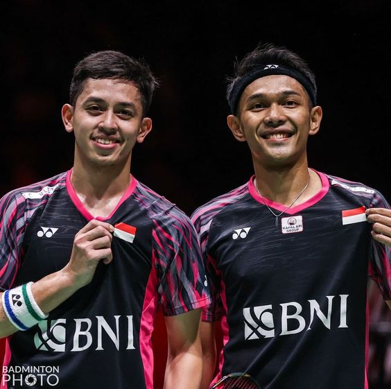 Ganda Putra Fajar/Rian Tembus Semifinal Singapore Open 2024 Usai Gebuk Pasangan China