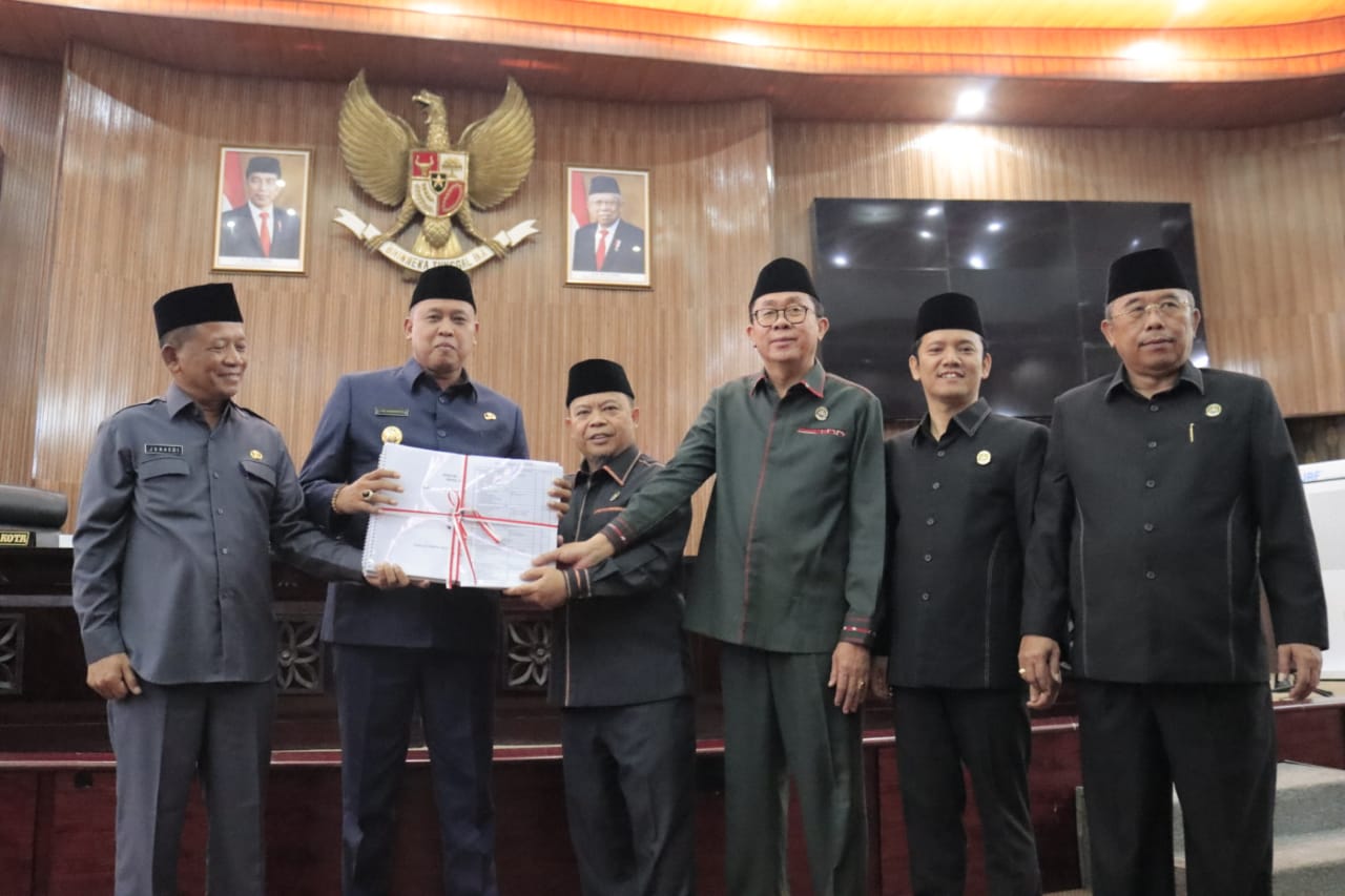 Plt. Wali Kota Bekasi Hadiri Rapat Paripurna DPRD