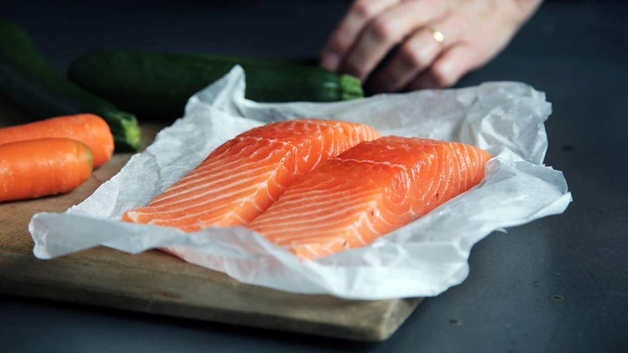 5 Manfaat Ikan Salmon Baik untuk Kesehatan Tubuh, Bisa Turunkan Berat Badan