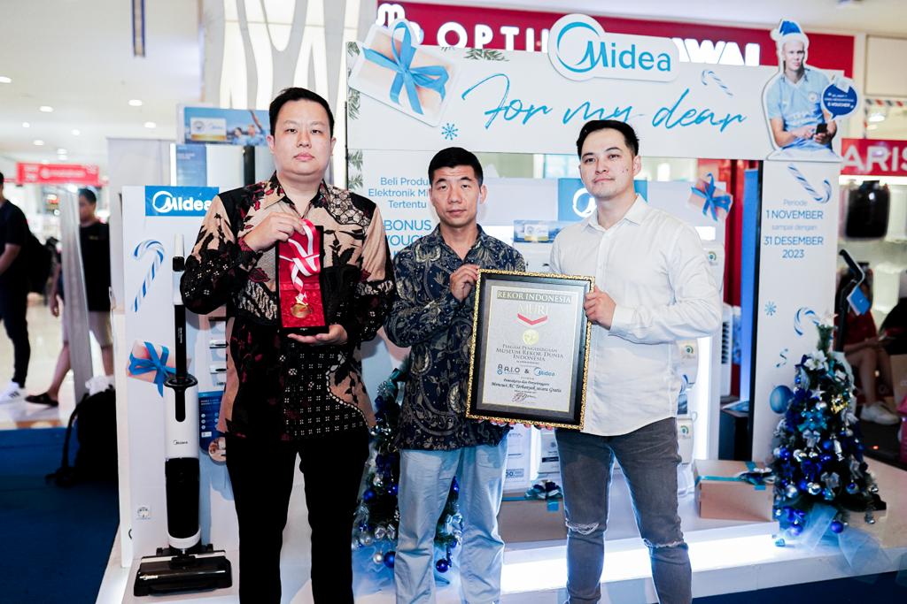 Tembus Rekor Muri! Gandeng AIO Store, Midea Cuci AC Gratis Sebanyak 2000 Unit Milik Konsumen