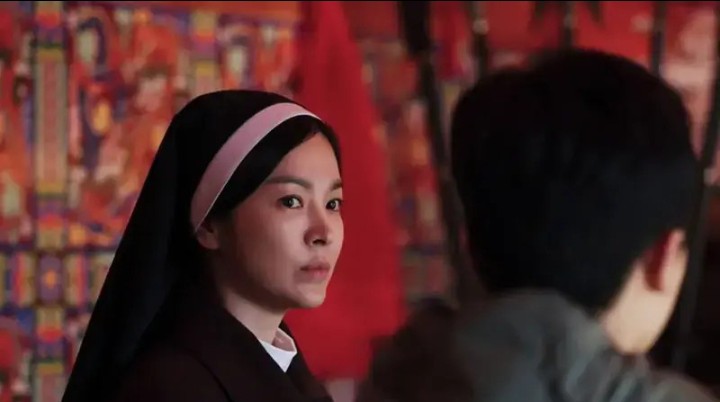 Song Hye Kyo dan Jeon Yeo-been Hadapi Teror di Film Dark Nuns: Eksorsisme Modern ala Korea