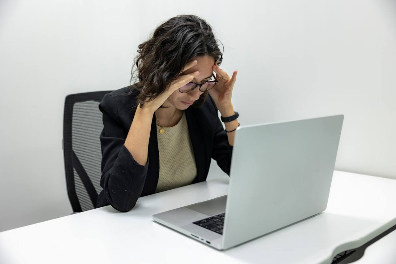 8 Dampak Bahaya Overworking Terhadap Kesehatan Mental, Begini Cara Mengatasinya