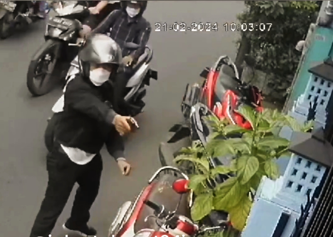Viral Aksi Nekat Pencuri Motor Bersenjata di Palmerah JakBar, Sempat Todong Korban Saat Kepergok