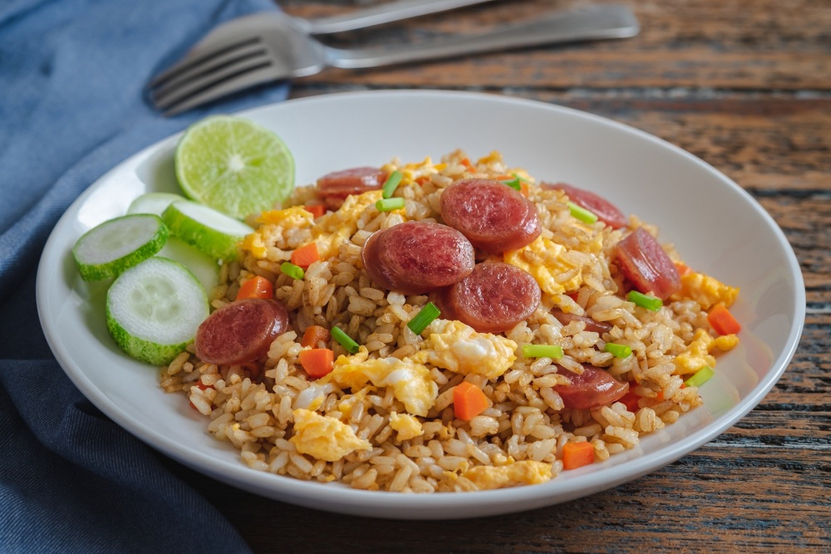 Nasi Goreng Sosis Asam Manis, Berikut Resep dan Sejarah Nasi Goreng di Indonesia, Mudah Dan Enak!