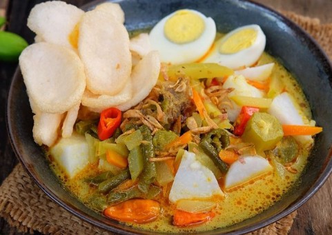 Resep Lontong Sayur: Hidangan Tradisional Kaya Rasa dan Sejarah, Begini Cara Membuatnya!