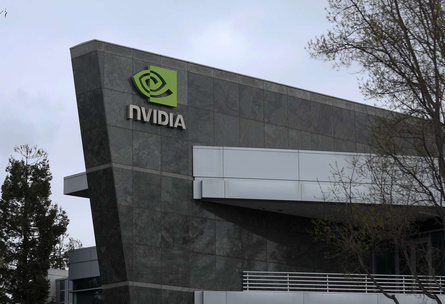 NVIDIA Jadi Perusahaan Publik Bernilai Tinggi di Dunia, Salip Microsoft