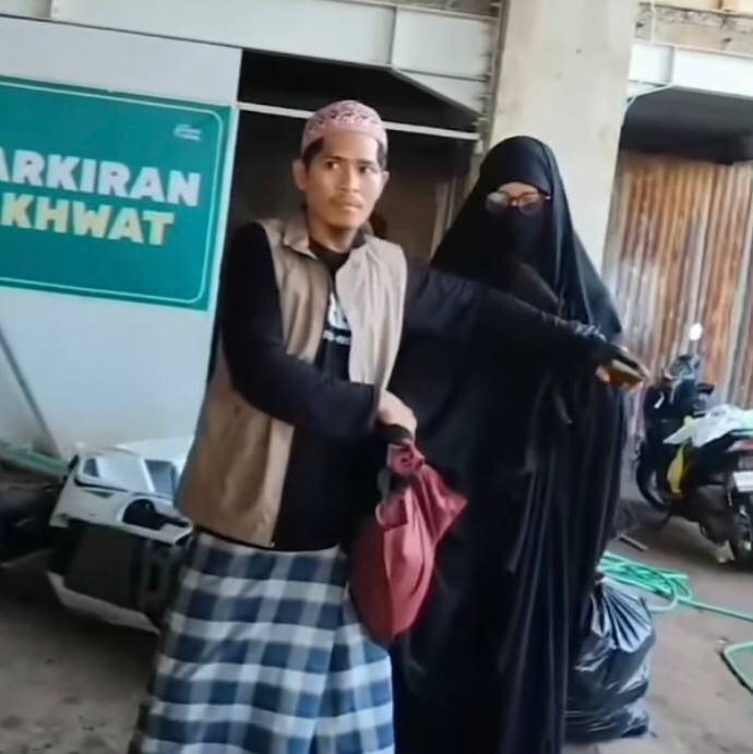 Viral di Medsos! Menyamar Sebagai 'Ukhti' Pria di Makassar Ditangkap, Begini Kronologinya 