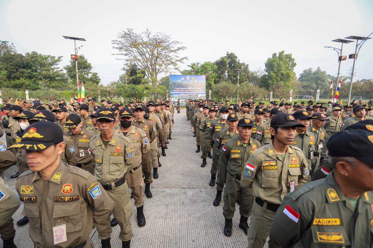 Linmas, Ujung Tombak Amankan Pemilu di Kota Bandung