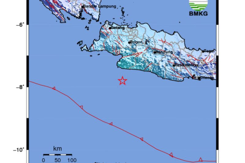 Breaking News! Gempa Bumi Magnitudo 5,3 Guncang Sukabumi, Warga Panik