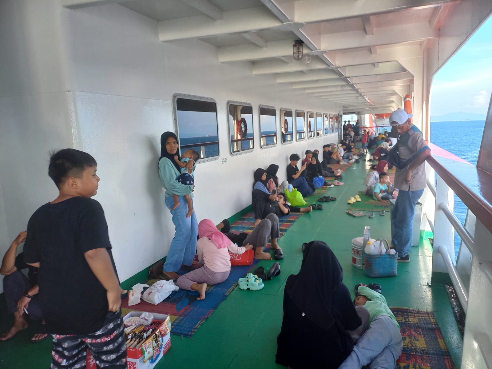 Perjuangan Pemudik Berjubel di Kapal KM RAPUTRA 2888 Demi Sampai ke Kampung Halaman