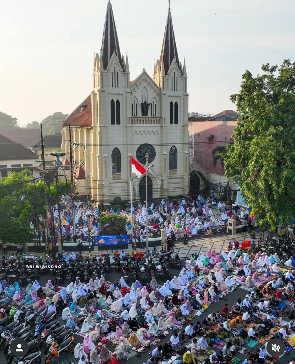 Viral ,Halaman Gereja di Malang Dipakai Sholat Id, Netizen: Indahnya Indonesia
