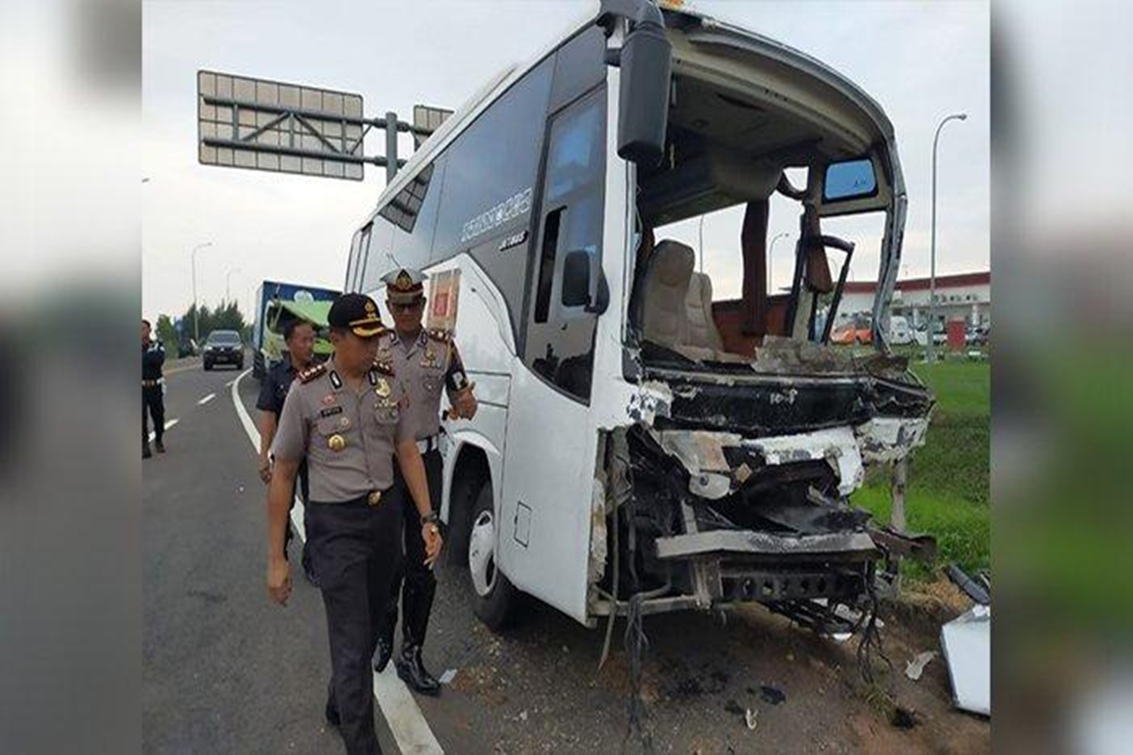 Kronologis Kecelakaan Maut Di Tol Cipali,12 Korban Meninggal Dunia!