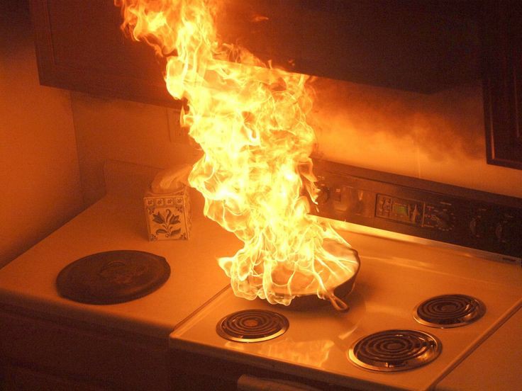 Jangan Panik Dulu! Ini 7 Cara Padamkan Kebakaran Ringan di Dapur Rumah