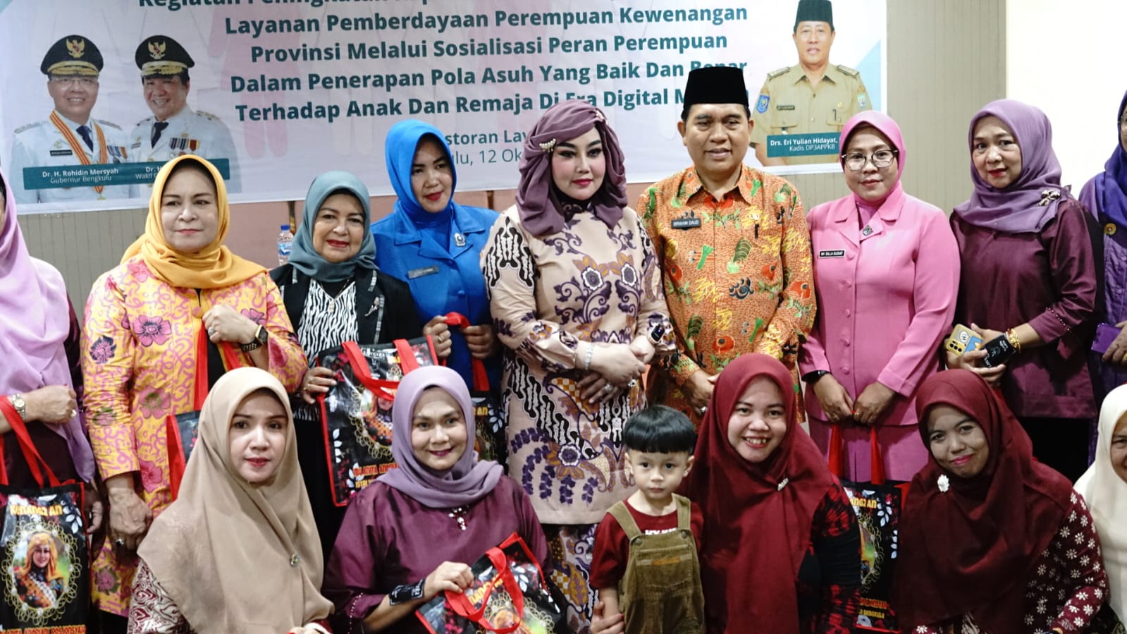 Orang tua  Berperan  Menentukan Pola Asuh Anak, Pemprov Bengkulu Apreasi Tenaga Sosial TKSK 