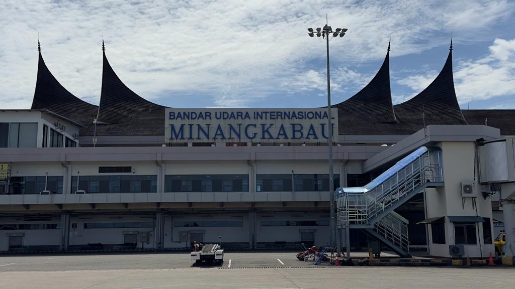 Sempat Ditutup, Bandara Internasional Minangkabau Dibuka Kembali Pasca Erupsi Gunung Marapi