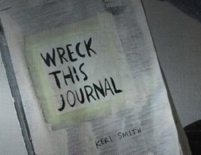 Wreck this Journal karya Keri Smith Siap jadi Pelampiasan Luapan Emosi Pembaca