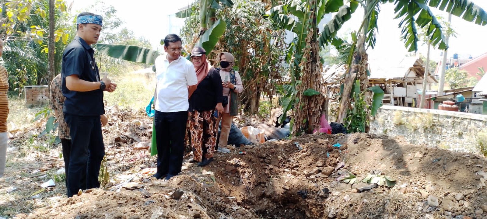 Ketua DPRD Kota Bandung Tedy Rusmawan Tinjau Pengelolaan Sampah Warga RT 04 RW 09 Kelurahan Sukamiskin