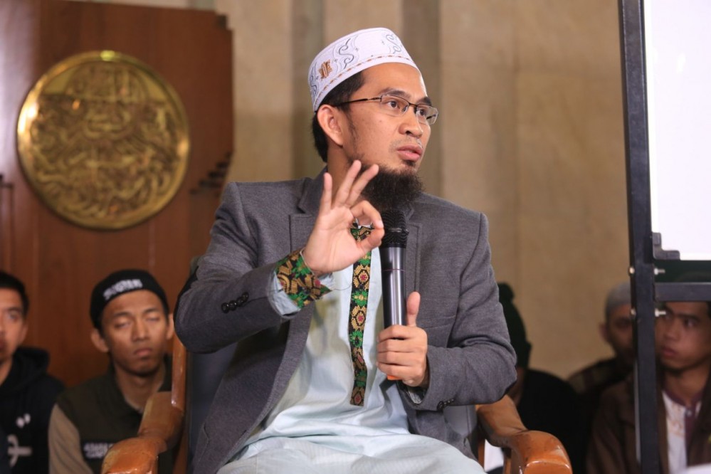 Ustaz Adi Hidayat bagikan Amalan Doa Nabi Ayyub untuk Hilangkan Penyakit