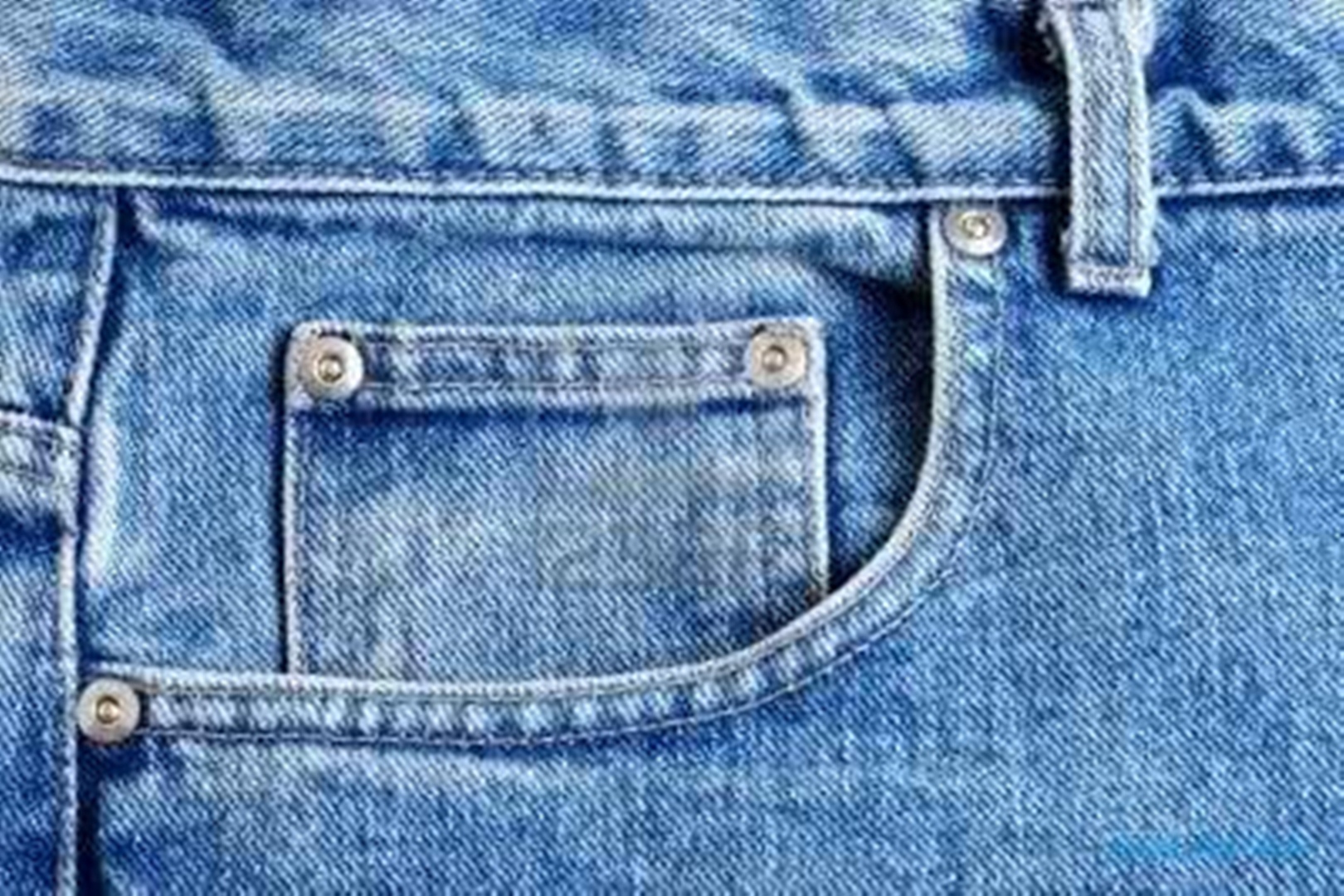 5 Fungsi Kancing Kecil di Kantong Celana Jeans, Ternyata Ini Gunanya