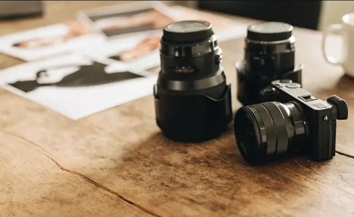 Perbedaan Kamera DSLR dan Mirrorless: Memahami Pilihan yang Tepat untuk Fotografi Anda