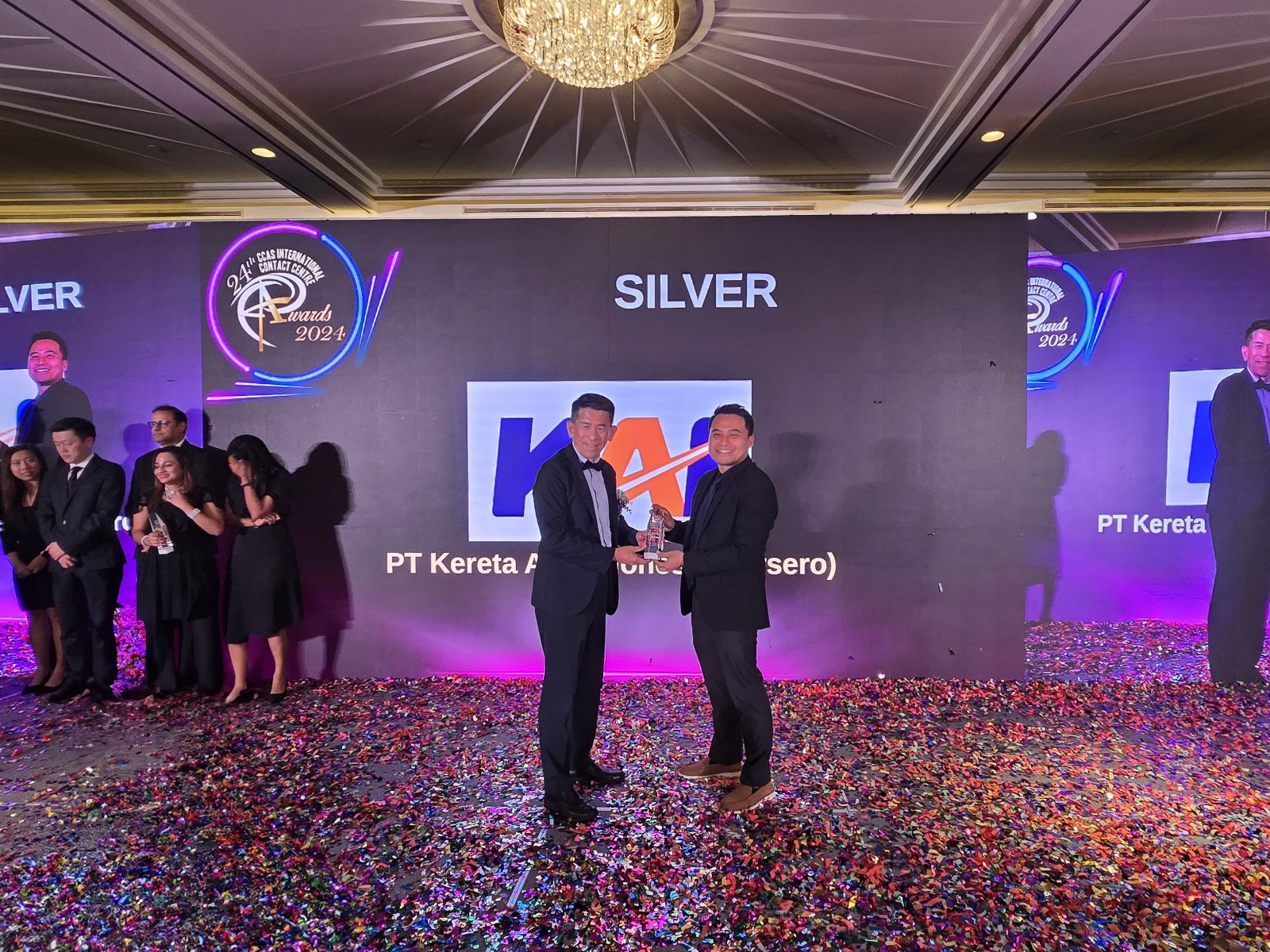 KAI Raih Piala Silver di Ajang Contact Center Asia Pacific Awards 2024 di Singapura