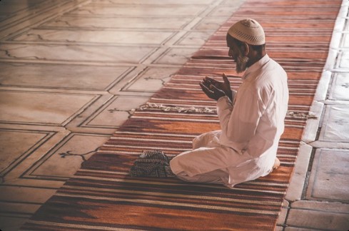 Tata Cara Sholat Hajat Lengkap Dengan Panduan, Bacaan Doa Serta Keutamaan