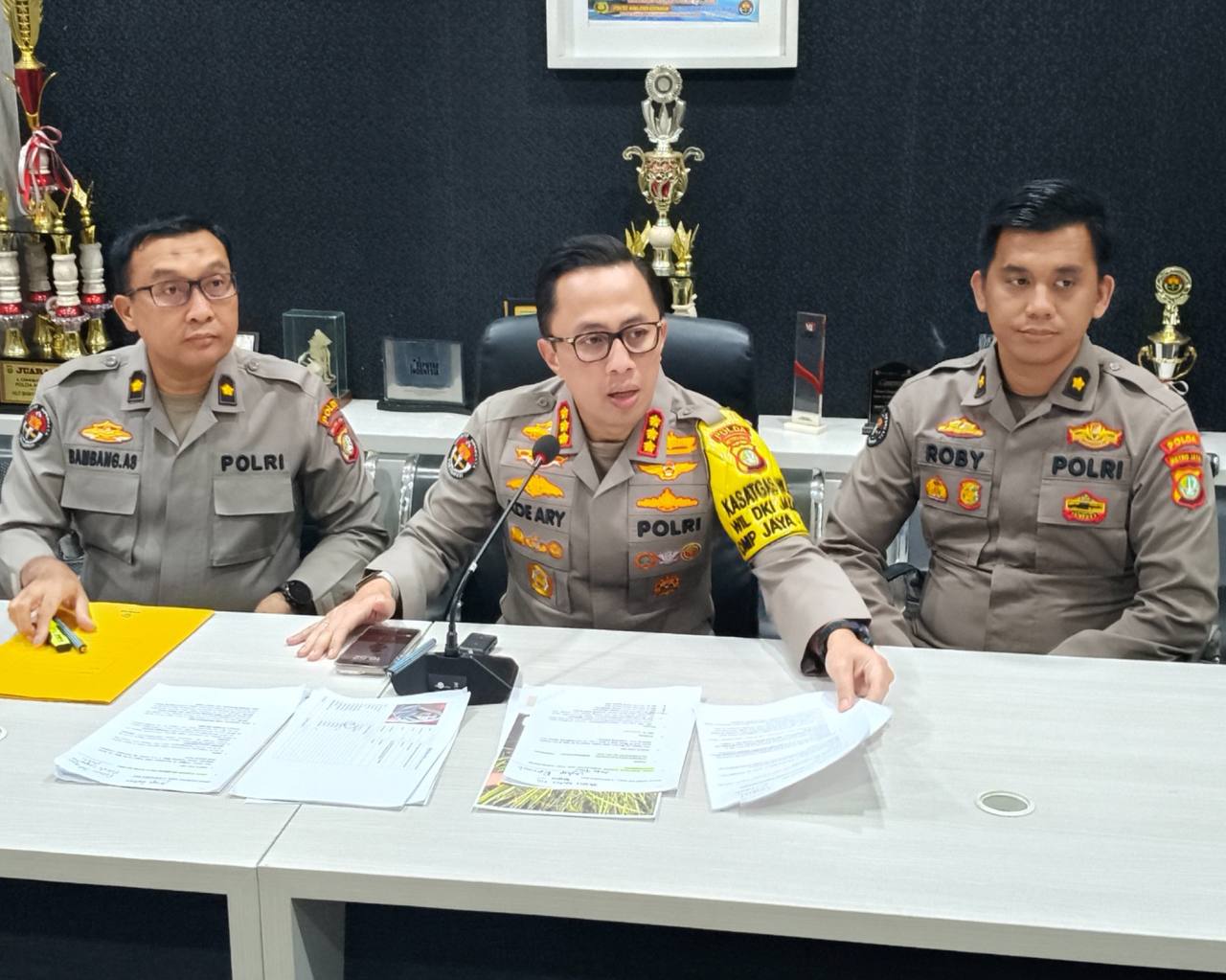 Polisi Tetapkan Tersangka Baru dan 1 DPO Kasus Judol yang Libatkan Oknum Kemkomdigi